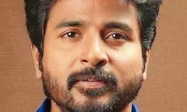 വിജയ് സിനിമ നിർത്തിയ ഗ്യാപ്പിൽ ഇളയ ദളപതിയാവാൻ നോക്കി ശിവ കാർത്തികേയൻ.എന്നാൽ ആളുകയറാതെ  ഇറങ്ങിയ രണ്ടു സിനിമകൾ തകർന്നു തരിപ്പണമായി