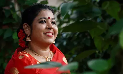 എം ടി യുടെ ഭാര്യയെ കുറിച്ചുള്ള പുസ്തക വിവാദത്തിൽ രചയിതാക്കളെ  അനുകൂലിചച്ച് എഴുത്തുകാരി ഇന്ദു മേനോൻ