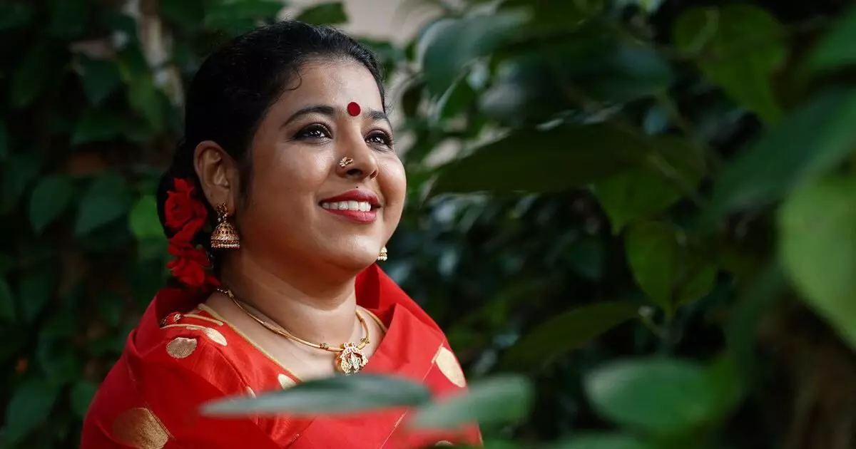 എം ടി യുടെ ഭാര്യയെ കുറിച്ചുള്ള പുസ്തക വിവാദത്തിൽ രചയിതാക്കളെ അനുകൂലിചച്ച് എഴുത്തുകാരി ഇന്ദു മേനോൻ എം ടി യുടെ ഭാര്യയെ കുറിച്ചുള്ള പുസ്തക വിവാദത്തിൽ രചയിതാക്കളെ അനുകൂലിചച്ച് എഴുത്തുകാരി ഇന്ദു മേനോൻ