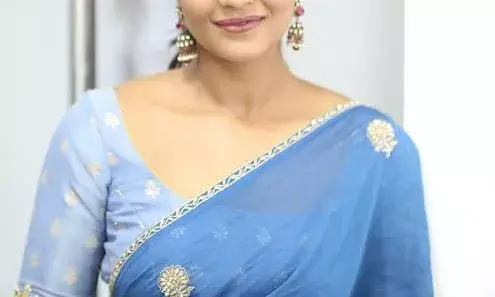 “സ്റ്റുഡിയോയുടെ ഉള്ളിലേക്ക് വിളിച്ച് അടിവസ്ത്രം ധരിച്ചുകൊണ്ട് തന്റെ ശരീരം കാണണം എന്ന് അയാൾ ആവശ്യപ്പെട്ടു“ സിനിമയുടെ തുടക്കത്തിൽ തനിക്ക് ഉണ്ടായ കസ്റ്റിംഗ് കൗച്ച് അനുഭവം തുറന്ന് പറഞ്ഞ് തമിഴ് താരം ഐശ്വര്യ രാജേഷ് “സ്റ്റുഡിയോയുടെ ഉള്ളിലേക്ക് വിളിച്ച് അടിവസ്ത്രം ധരിച്ചുകൊണ്ട് തന്റെ ശരീരം കാണണം എന്ന് അയാൾ ആവശ്യപ്പെട്ടു“ സിനിമയുടെ തുടക്കത്തിൽ തനിക്ക് ഉണ്ടായ കസ്റ്റിംഗ് കൗച്ച് അനുഭവം തുറന്ന് പറഞ്ഞ് തമിഴ് താരം ഐശ്വര്യ രാജേഷ്