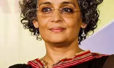 ഗാസ്സയിലെ വംശഹത്യയെക്കുറിച്ചുള്ള മേളയിൽ ജൂറി അംഗങ്ങളുടെ വിവാദ പരാമർഷത്തിൽ പ്രതിഷേധിച്ച് 2026-ലെ ബെർലിൻ അന്താരാഷ്ട്ര ചലച്ചിത്ര മേളയിൽ (ബെർലിനാലെ) നിന്ന് എഴുത്തുകാരിയും സാമൂഹിക പ്രവർത്തകയുമായ അരുന്ധതി റോയ് പിന്മാറി ഗാസ്സയിലെ വംശഹത്യയെക്കുറിച്ചുള്ള മേളയിൽ ജൂറി അംഗങ്ങളുടെ വിവാദ പരാമർഷത്തിൽ പ്രതിഷേധിച്ച് 2026-ലെ ബെർലിൻ അന്താരാഷ്ട്ര ചലച്ചിത്ര മേളയിൽ (ബെർലിനാലെ) നിന്ന് എഴുത്തുകാരിയും സാമൂഹിക പ്രവർത്തകയുമായ അരുന്ധതി റോയ് പിന്മാറി