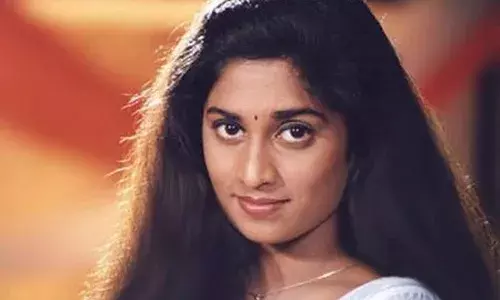 മക്കളേ, എന്റെ ഒരേയൊരു സിനിമയെങ്കിലും നിങ്ങളൊന്ന് കാണുമോ? മക്കളോട് തന്റെ സിനിമ കാണണം എന്ന ആവശ്യവുമായി നടി ശാലിനി മക്കളേ, എന്റെ ഒരേയൊരു സിനിമയെങ്കിലും നിങ്ങളൊന്ന് കാണുമോ? മക്കളോട് തന്റെ സിനിമ കാണണം എന്ന ആവശ്യവുമായി നടി ശാലിനി