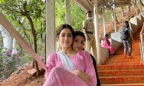 പിറന്നാൾ ദിനത്തിൽ തിരുപ്പതി ദർശനം മുടക്കാറില്ല ബോളിവുഡ് താരം ജാൻവി കപൂർ.