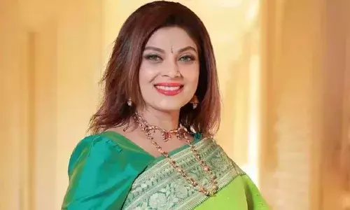 മറാഠി നടി വർഷ ഉസ്ഗാവങ്കർ തട്ടിപ്പിനിരയായി;47 ലക്ഷം രൂപയോളം പ്രതി തട്ടിയെടുത്തു എന്ന് റിപ്പോർട്ട്