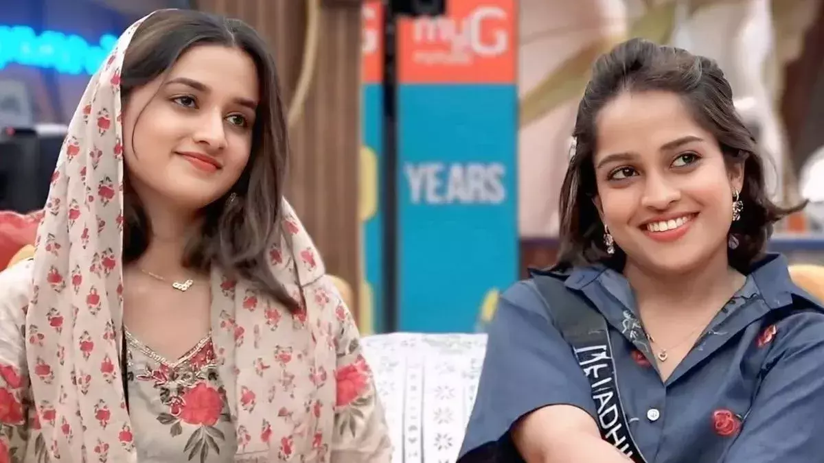 ഇൻസ്റ്റാഗ്രാം സബ്‌സ്‌ക്രിപ്ഷനുമായി ആദിലയും നൂറയും; ചർച്ചയായി പ്രതികരണങ്ങൾ