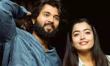 രശ്മിയാണ് തന്നെ പ്രൊപ്പോസ് ചെയ്തത്  വെളിപ്പെടുത്തി വിജയ്