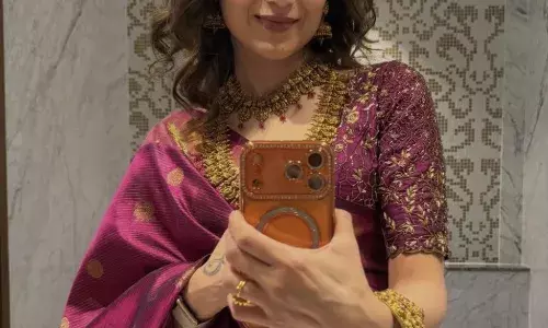 സോഷ്യൽ മീഡിയയിൽ ചർച്ചയായി നടി തൃഷയുടെ പുതിയ ലുക്ക് സോഷ്യൽ മീഡിയയിൽ ചർച്ചയായി നടി തൃഷയുടെ പുതിയ ലുക്ക്