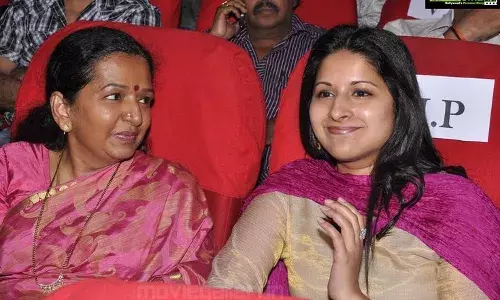 വിജയ്‌യും സംഗീതയും തമ്മിലുള്ള ഊഷ്മള ബന്ധം; മരുമകളെക്കുറിച്ച് അന്ന് അമ്മ ശോഭ പറഞ്ഞ വാക്കുകൾ വീണ്ടും വൈറലാകുന്നു