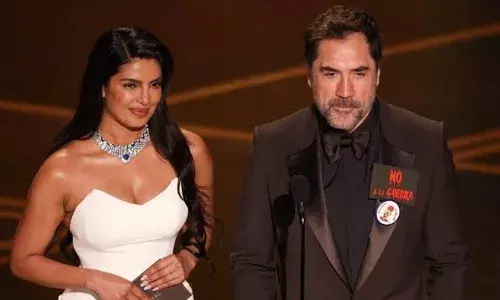 യുദ്ധം വേണ്ട, പലസ്തീനെ സ്വതന്ത്രമാക്കുക ഓസ്കാർ വേദിയിൽ മുദ്രാവാക്യം മുഴക്കി ഹാവിയർ ഒപ്പം പ്രിയങ്കയും