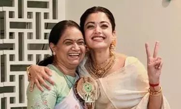 നിങ്ങളുടെ മരുമകളാകുന്നതിന് മുൻപേ നിങ്ങൾ എന്നെ ഒരു മകളെപ്പോലെ സ്നേഹിച്ചിരുന്നു -രശ്മിക മന്ദാന. നിങ്ങളുടെ മരുമകളാകുന്നതിന് മുൻപേ നിങ്ങൾ എന്നെ ഒരു മകളെപ്പോലെ സ്നേഹിച്ചിരുന്നു -രശ്മിക മന്ദാന.